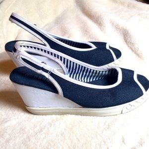 Paddock Navy and White wedges, SZ 6
